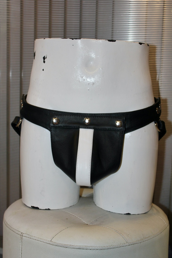 GAYT*GEAR LEATHER SNAP JOCK POUCH