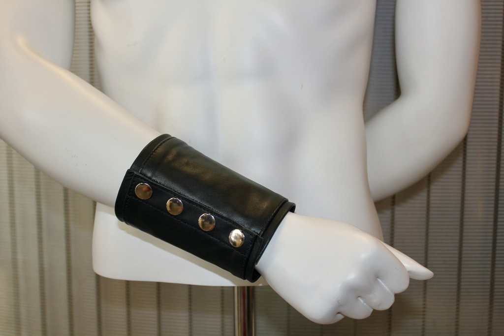 GAYT*GEAR LEATHER GAUNTLET CUFF W/ STRIPE