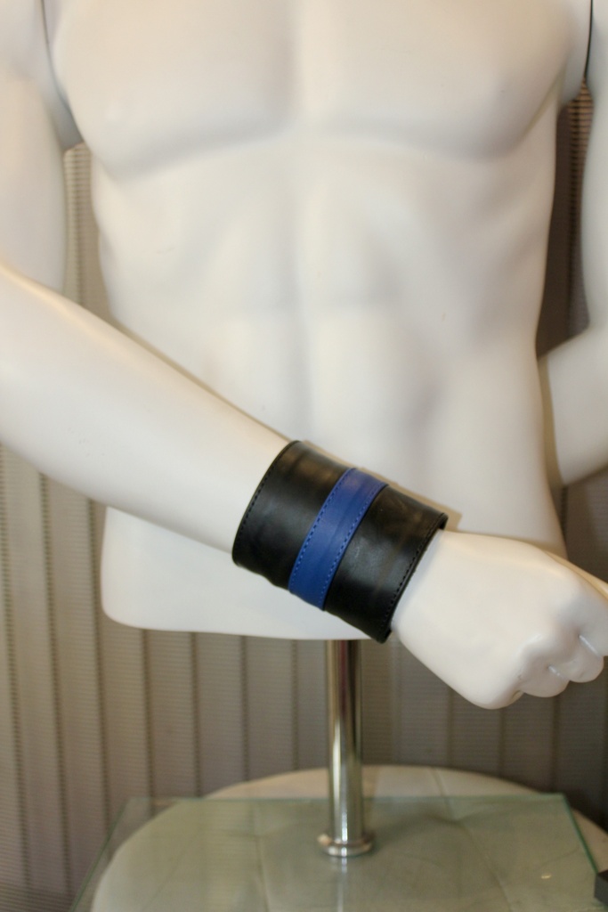 GAYT*GEAR LEATHER ZIP WALLET CUFF