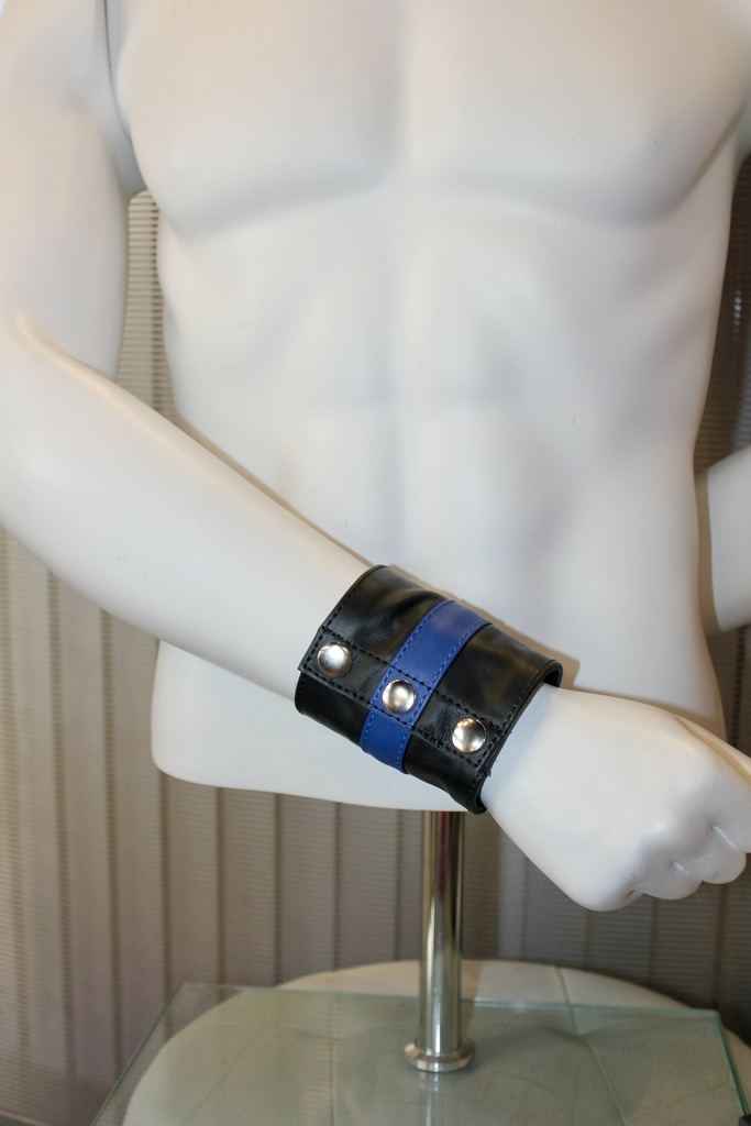 GAYT*GEAR LEATHER ZIP WALLET CUFF