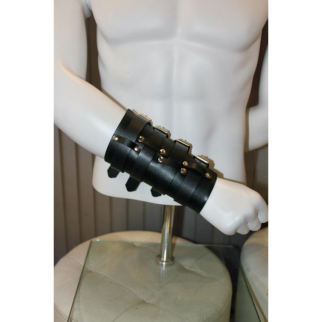 GAYT*GEAR LEATHER 4 BUCKLE CUFF 
